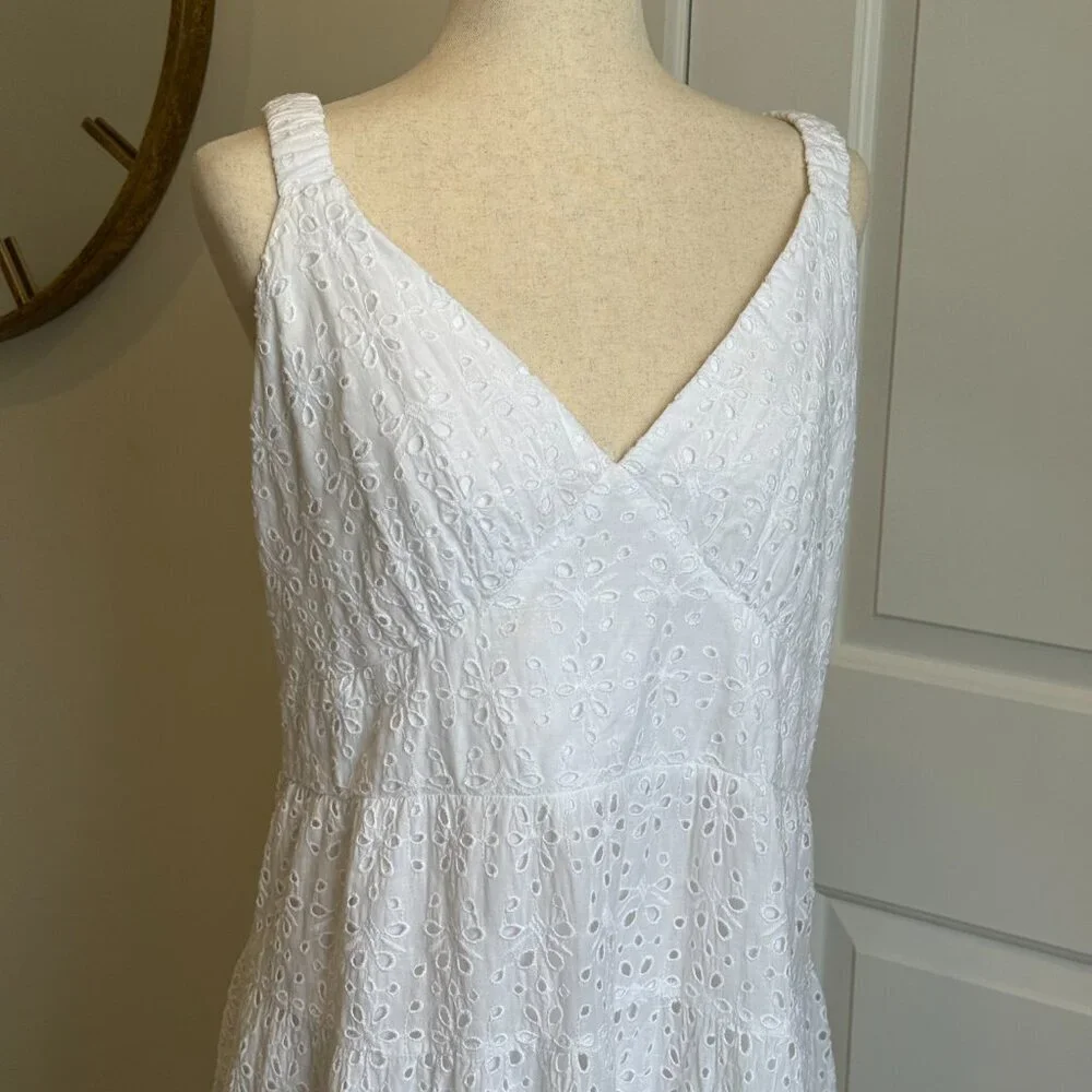 Abercrombie & Fitch eyelet tiered maxi dress in white size XXLP